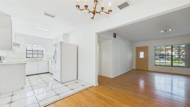 3112 S JULIA CIRCLE, Tampa, FL 33629