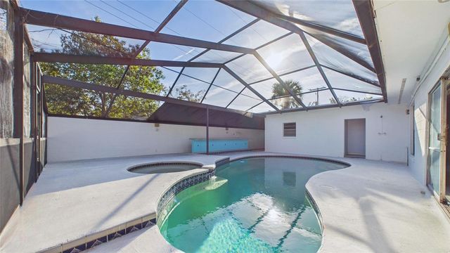 3112 S JULIA CIRCLE, Tampa, FL 33629