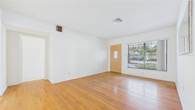 3112 S JULIA CIRCLE, Tampa, FL 33629