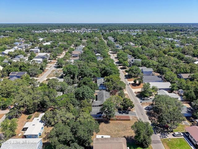 107 NE 35th Street, Oak Island, NC 28465