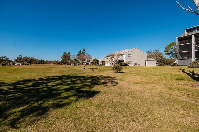 9252 WESTLINKS TERRACE, Seminole, FL 33777