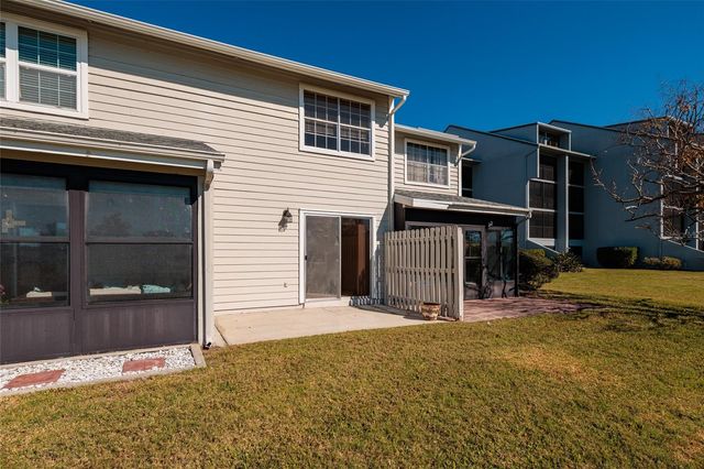 9252 WESTLINKS TERRACE, Seminole, FL 33777