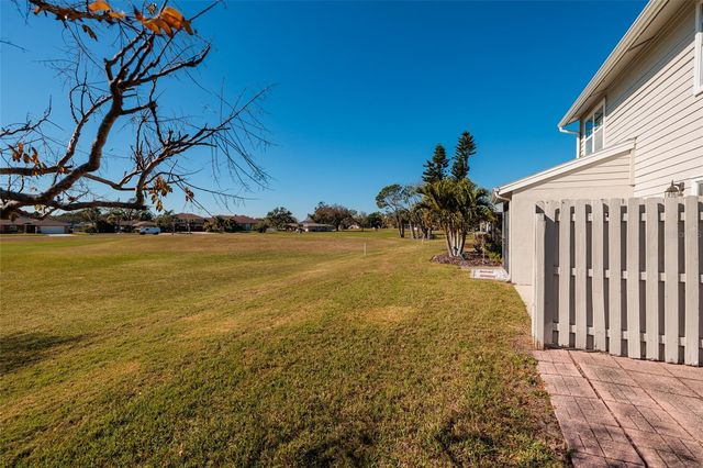 9252 WESTLINKS TERRACE, Seminole, FL 33777