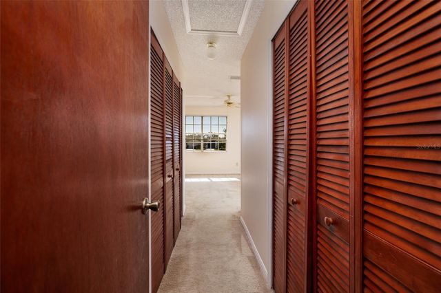 9252 WESTLINKS TERRACE, Seminole, FL 33777