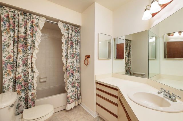 9252 WESTLINKS TERRACE, Seminole, FL 33777