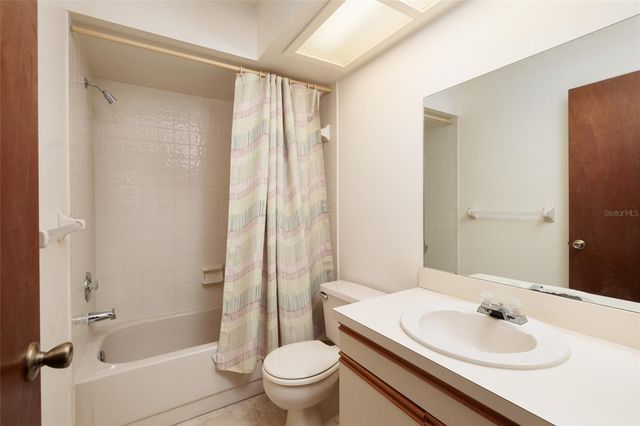 9252 WESTLINKS TERRACE, Seminole, FL 33777