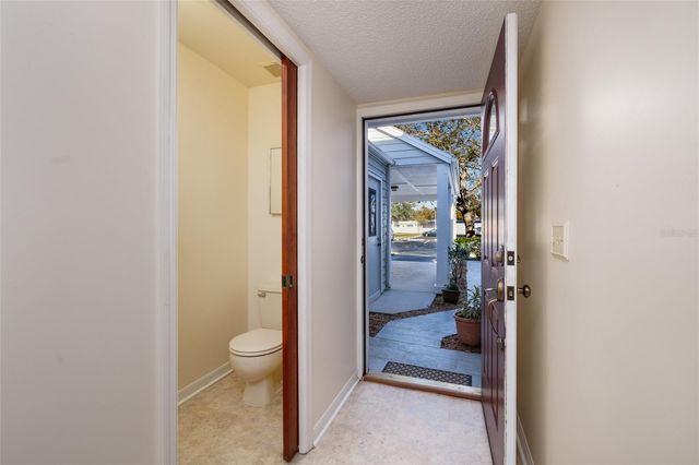 9252 WESTLINKS TERRACE, Seminole, FL 33777