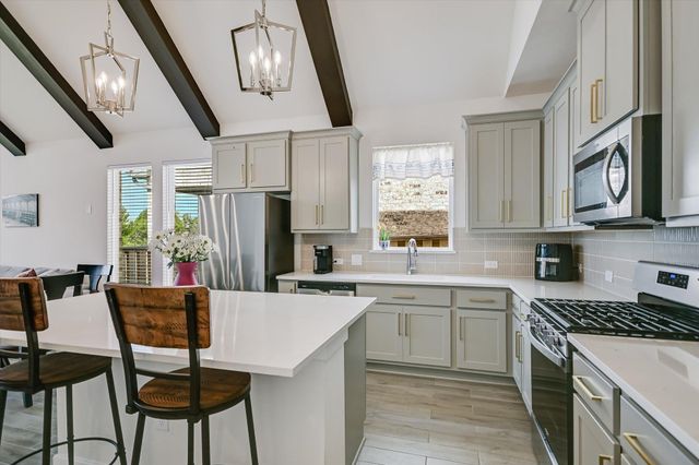 213 Kingsland ST, Georgetown, TX 78633