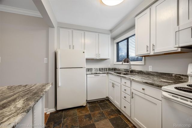 25749 Woodward Avenue 206, Royal Oak, MI 48067