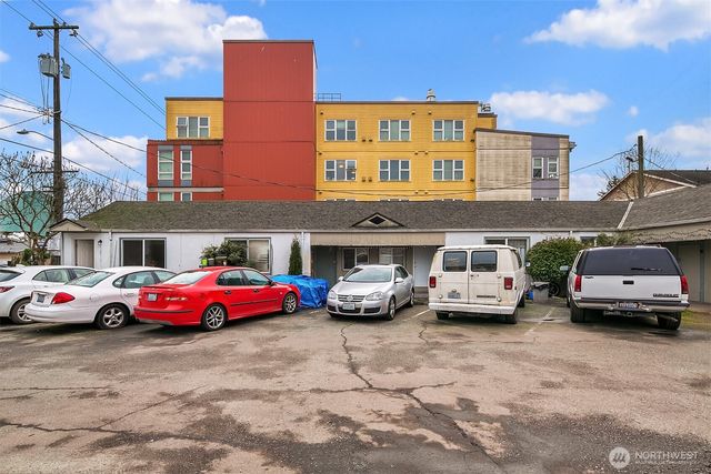 10531 Aurora Avenue N, Seattle, WA 98133