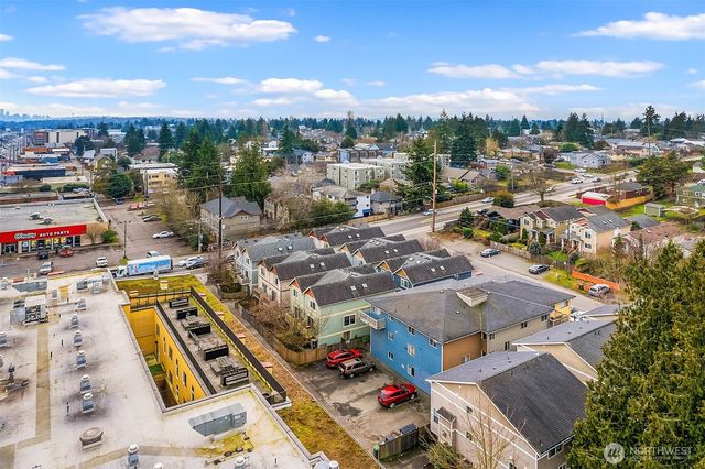 10531 Aurora Avenue N, Seattle, WA 98133
