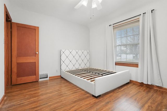 824 Stewart Avenue, Evansville, IN 47715