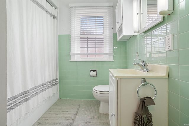 824 Stewart Avenue, Evansville, IN 47715