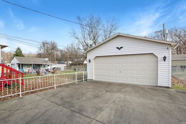 824 Stewart Avenue, Evansville, IN 47715