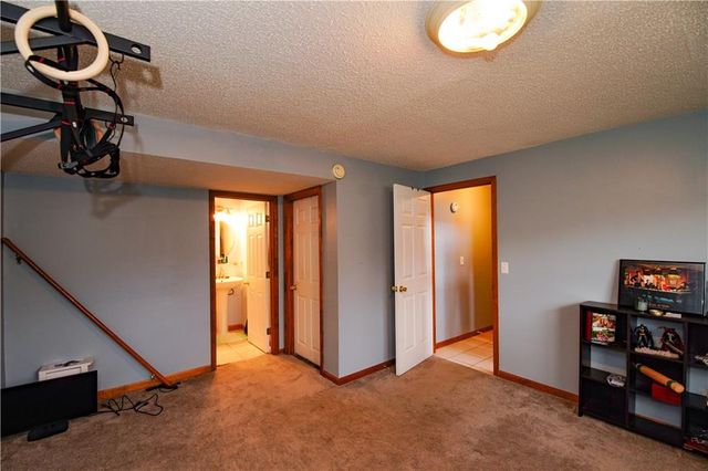1405 Magnolia Drive, Greenwood, MO 64034