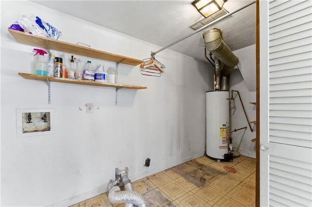 618 ROCKBOROUGH Drive, Stone Mountain, GA 30083