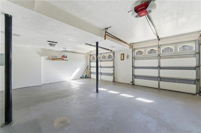 618 ROCKBOROUGH Drive, Stone Mountain, GA 30083