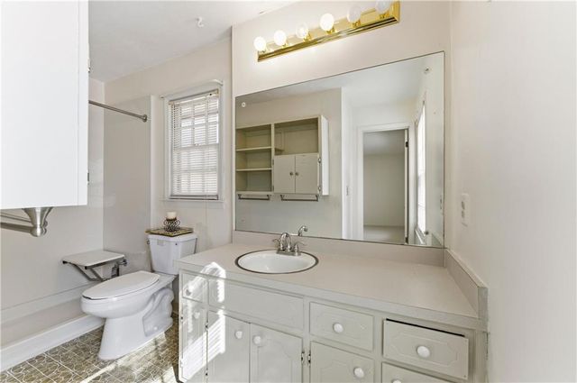 618 ROCKBOROUGH Drive, Stone Mountain, GA 30083