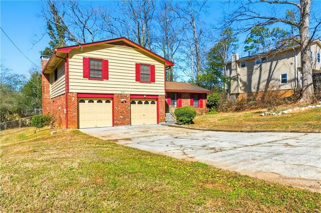 618 ROCKBOROUGH Drive, Stone Mountain, GA 30083