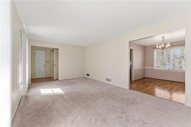 618 ROCKBOROUGH Drive, Stone Mountain, GA 30083