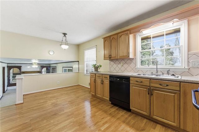 618 ROCKBOROUGH Drive, Stone Mountain, GA 30083