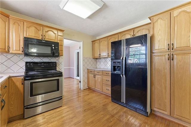 618 ROCKBOROUGH Drive, Stone Mountain, GA 30083