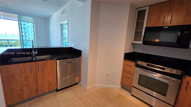 7900 Harbor Island Dr 703, North Bay Village, FL 33141