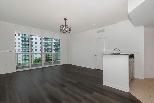 7900 Harbor Island Dr 703, North Bay Village, FL 33141