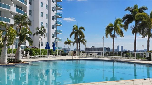 7900 Harbor Island Dr 703, North Bay Village, FL 33141