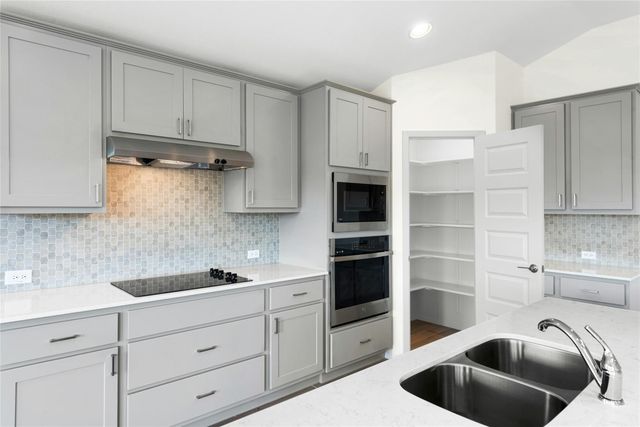 4112 Rockwood DR, Lago Vista, TX 78645