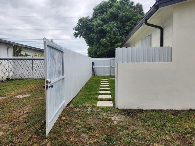 12460 SW 187th Ter 1, Miami, FL 33177