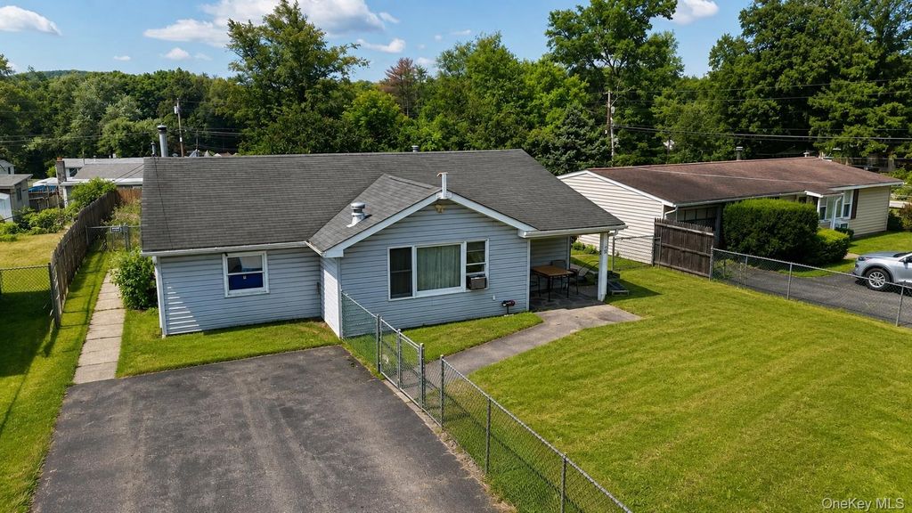 30 Plattekill Drive, Mount Marion, NY 12456