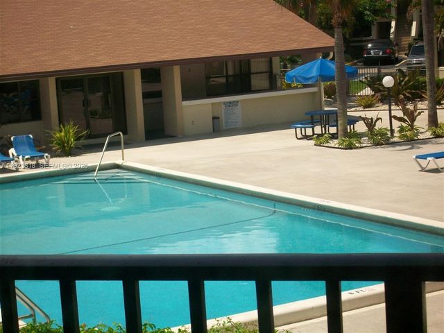 5494 Courtyard Dr 5494, Margate, FL 33063