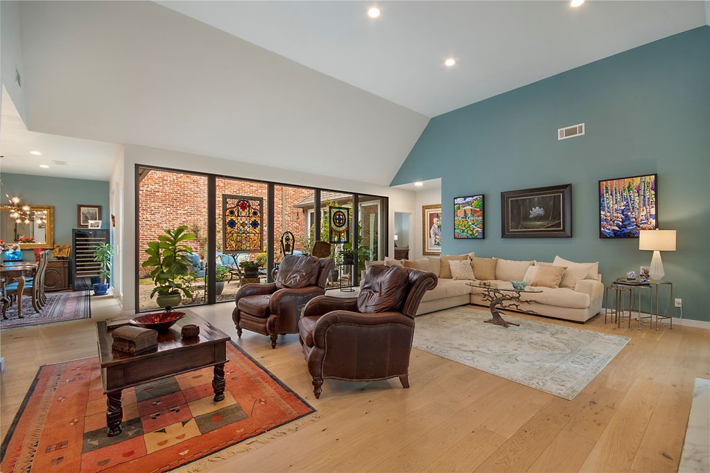 11804 Forest Lakes Lane, Dallas, TX 75230
