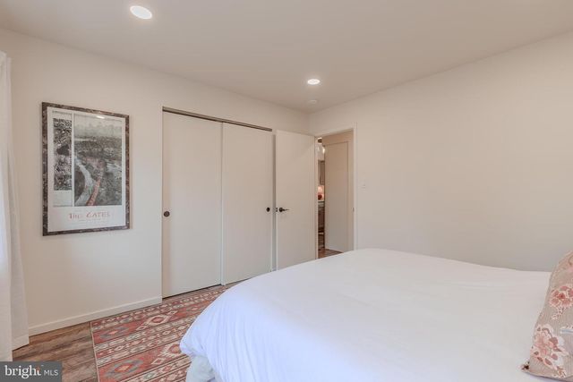 206 HOLLY DR, Rio Grande, NJ 08242