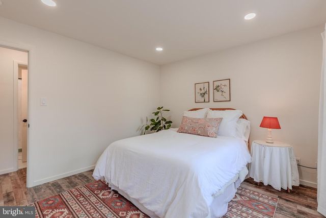 206 HOLLY DR, Rio Grande, NJ 08242