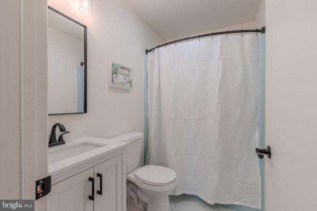 206 HOLLY DR, Rio Grande, NJ 08242