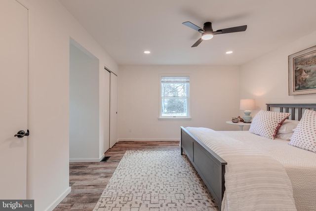 206 HOLLY DR, Rio Grande, NJ 08242