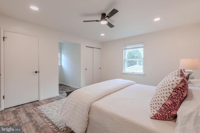 206 HOLLY DR, Rio Grande, NJ 08242