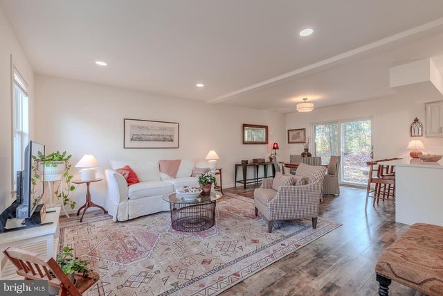 206 HOLLY DR, Rio Grande, NJ 08242