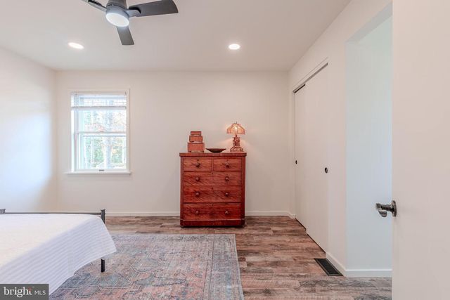 206 HOLLY DR, Rio Grande, NJ 08242