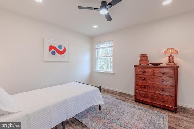 206 HOLLY DR, Rio Grande, NJ 08242