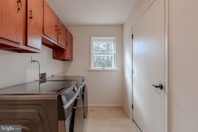 206 HOLLY DR, Rio Grande, NJ 08242