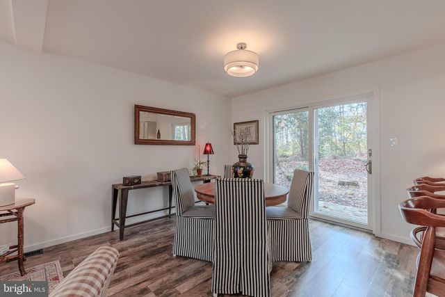 206 HOLLY DR, Rio Grande, NJ 08242