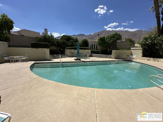 882 Village Square, Palm Springs, CA 92262