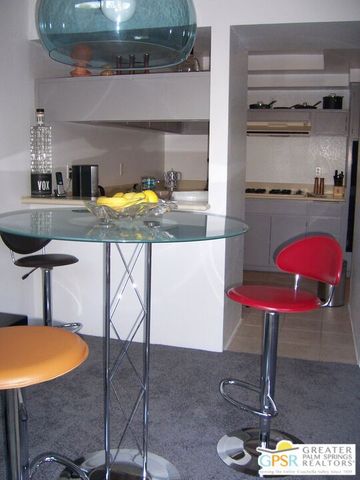 882 Village Square, Palm Springs, CA 92262