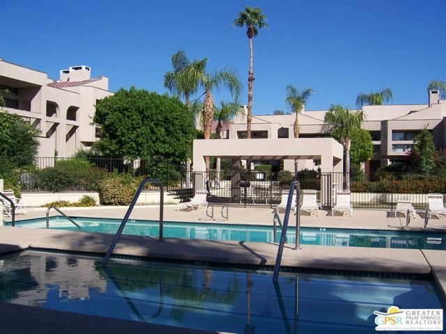 882 Village Square, Palm Springs, CA 92262