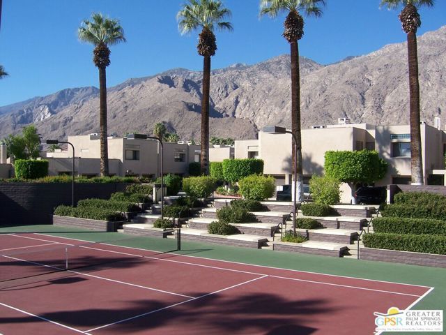 882 Village Square, Palm Springs, CA 92262