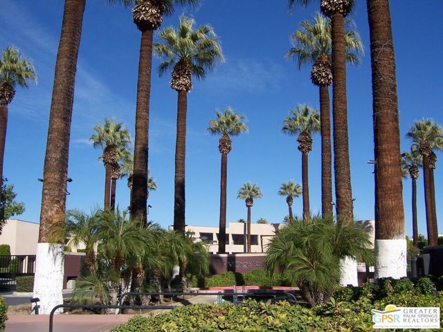 882 Village Square, Palm Springs, CA 92262