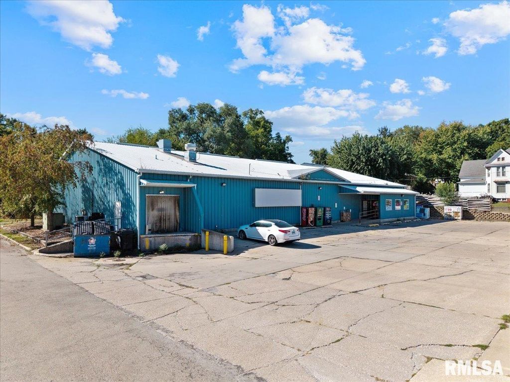 510 11TH Avenue, Orion, IL 61273